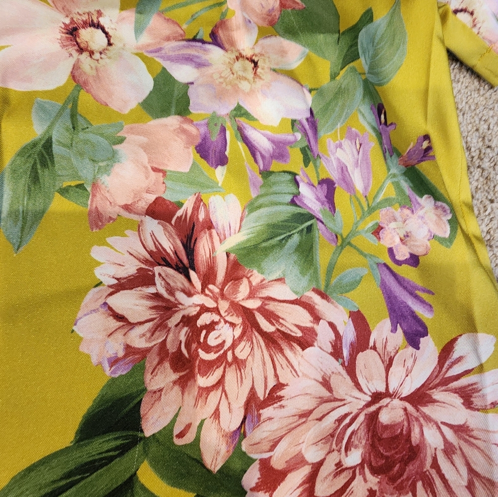 EXPRESS Silky Floral Shirt & Shorts Outfit, Size M - Picture 9 of 12